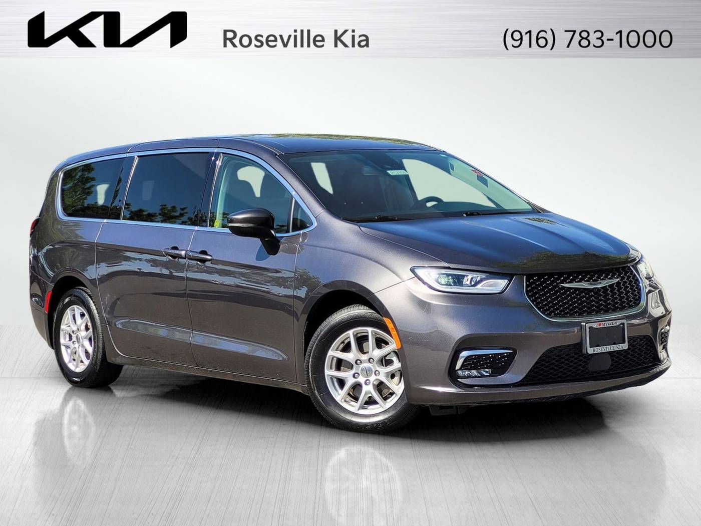 2023 Chrysler Pacifica Touring L — Minivan — 61,662 mi — Roseville, CA