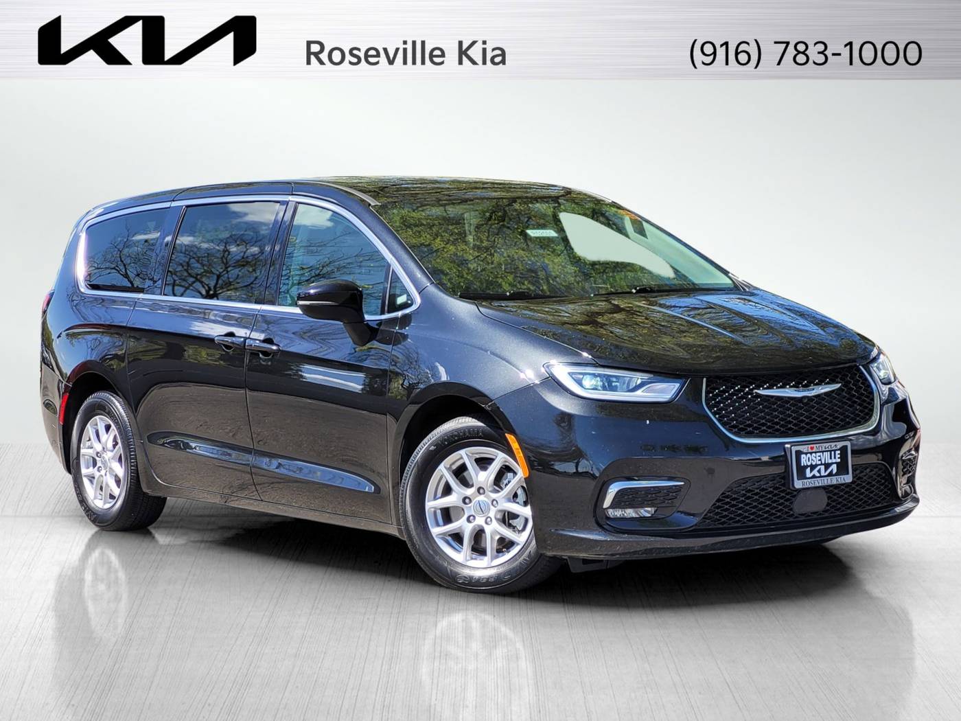 2023 Chrysler Pacifica Touring L — Minivan — 53,790 mi — Roseville, CA