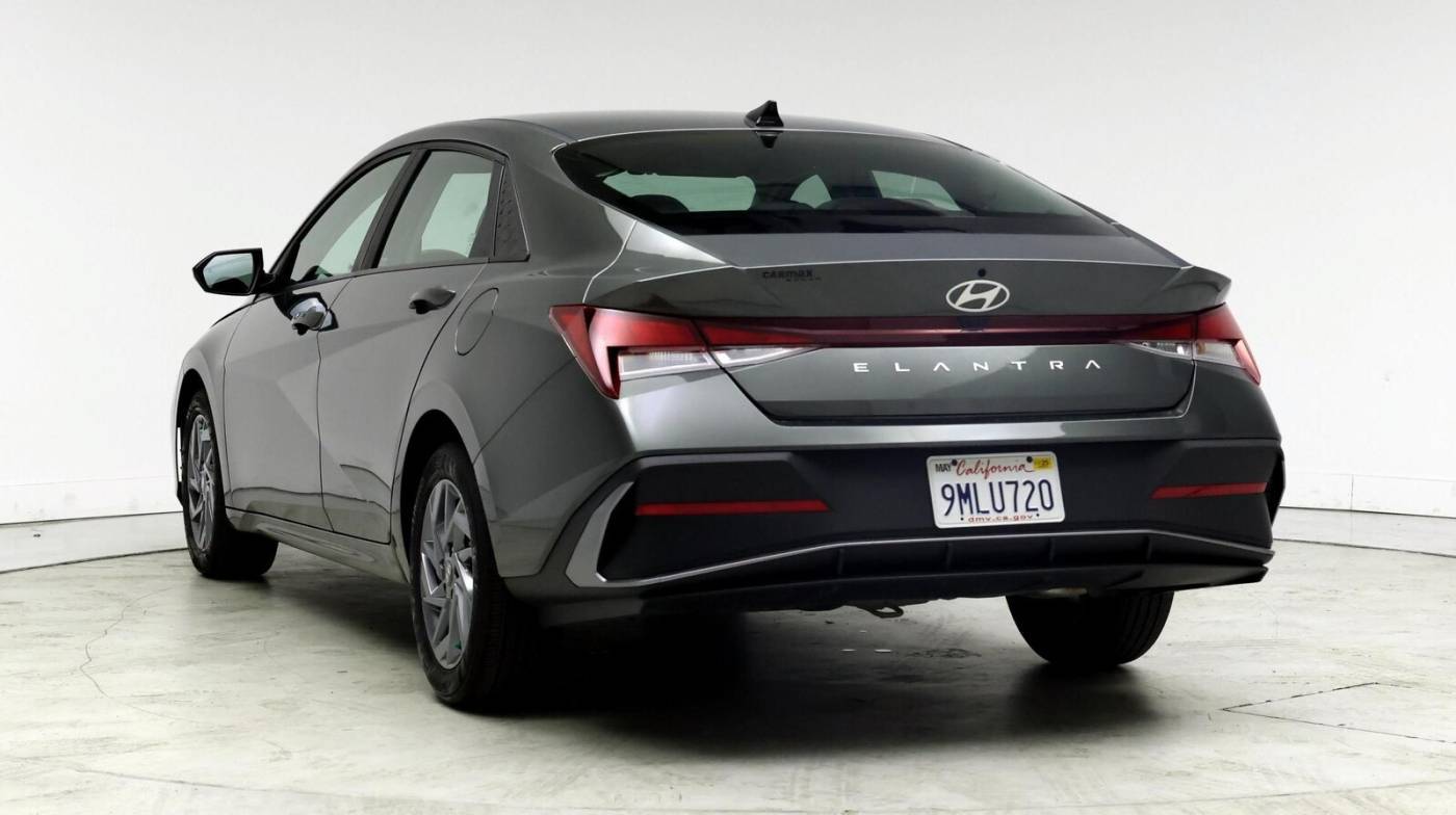 2024 Hyundai Elantra SEL — Sedan — 6,095 mi — Oceanside, CA