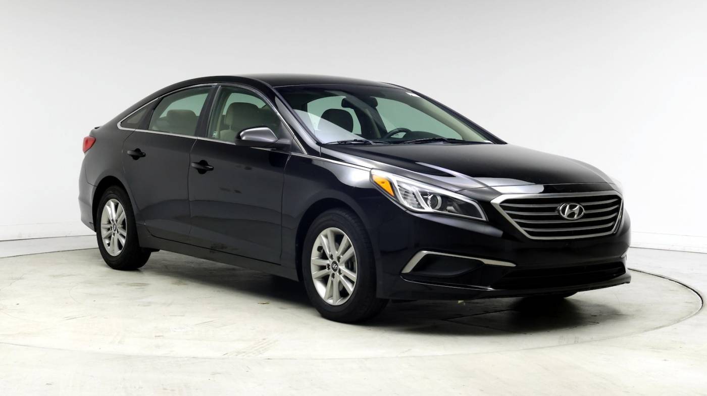 2016 Hyundai Sonata SE — Sedan — 70,322 mi — Oceanside, CA