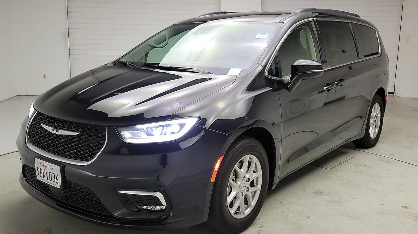 2022 Chrysler Pacifica Touring L — Minivan — 34,242 mi — Oceanside, CA