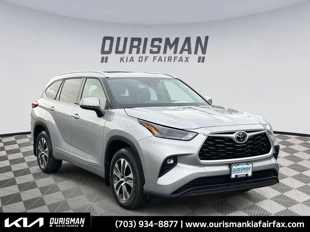 2022 Toyota Highlander XLE — SUV — 30,255 mi — Fairfax, VA