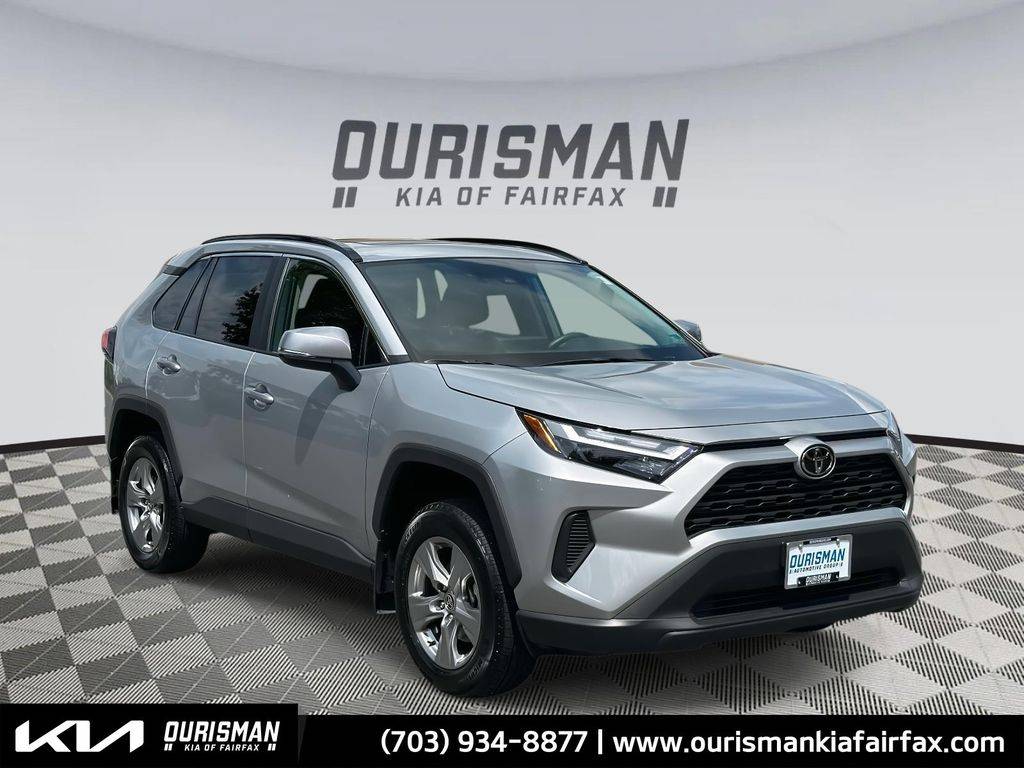 2022 Toyota RAV4 XLE — SUV — 17,165 mi — Fairfax, VA