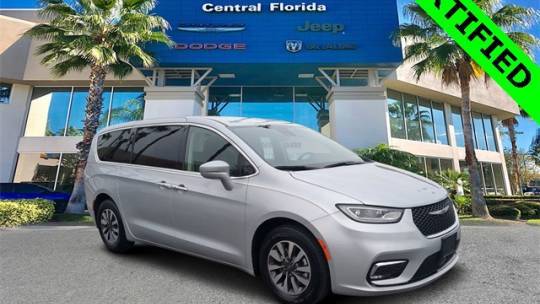 2022 Chrysler Pacifica Hybrid Touring L — Minivan — 48,804 mi — Orlando, FL
