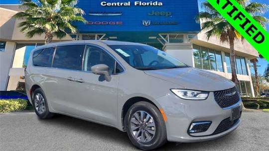 2022 Chrysler Pacifica Hybrid Touring L — Minivan — 65,176 mi — Orlando, FL