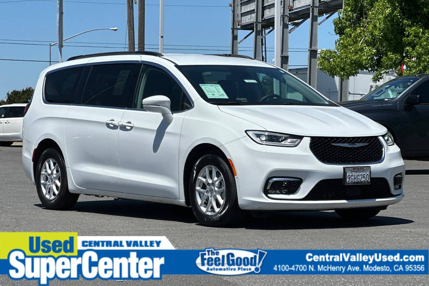 2022 Chrysler Pacifica Touring L — Minivan — 61,747 mi — Modesto, CA
