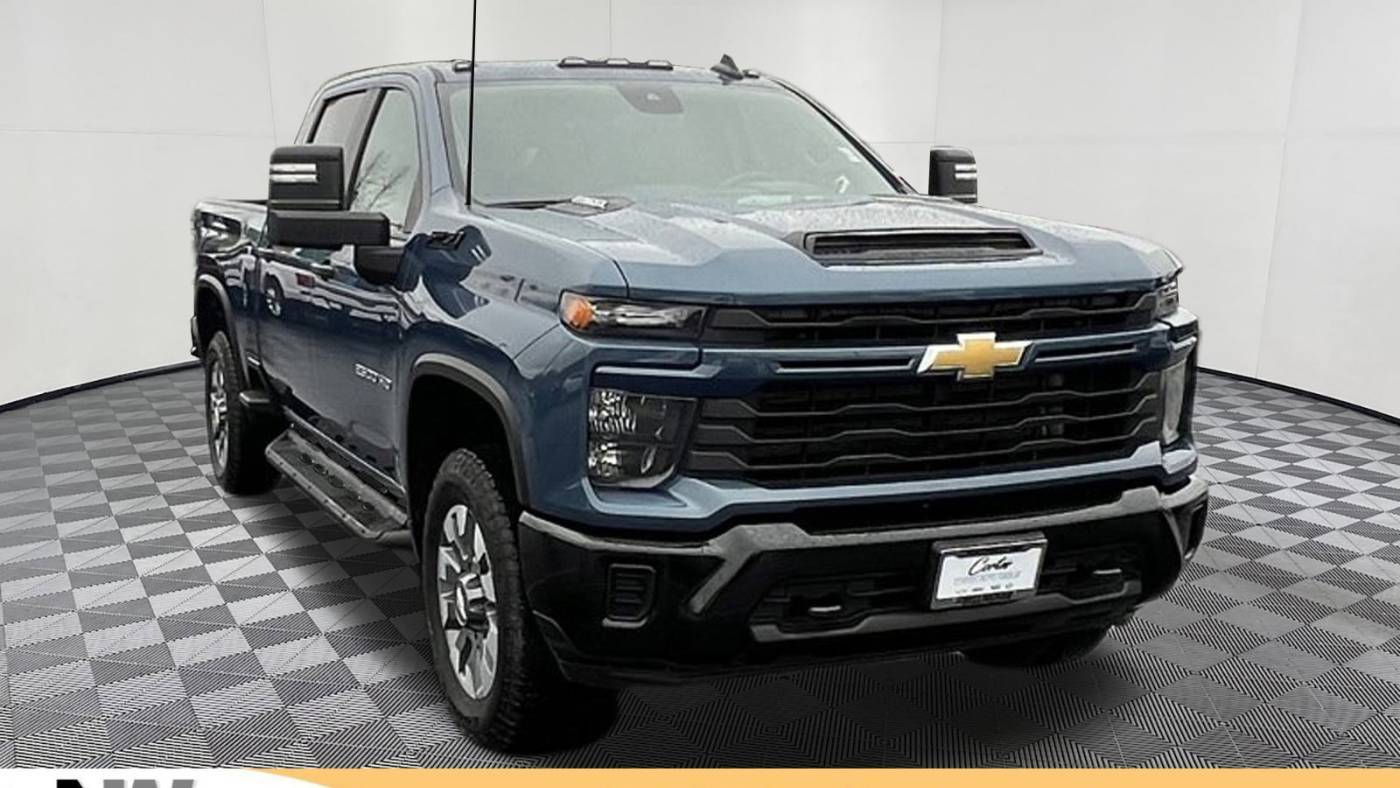 2024 Chevrolet Silverado 2500HD Custom — Pickup Truck — 13,156 mi — Bellingham, WA