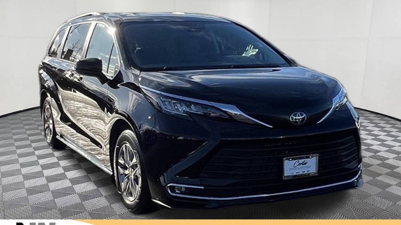 2023 Toyota Sienna XLE — Minivan — 9,596 mi — Bellingham, WA