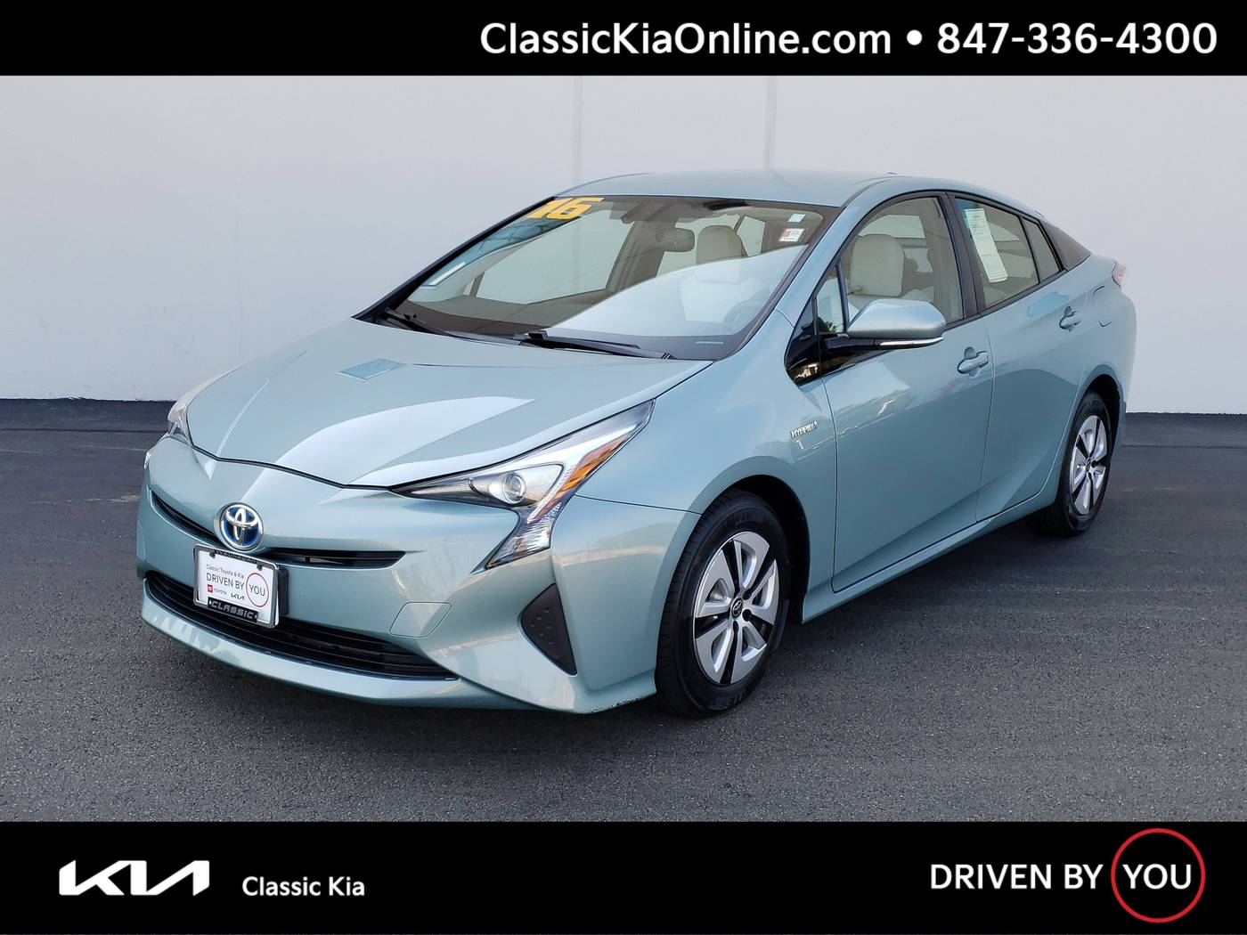 2016 Toyota Prius Four — Hatchback — 67,931 mi — Waukegan, IL