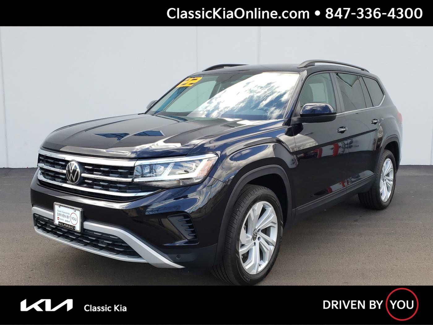 2022 Volkswagen Atlas SE with Technology — SUV — 4,346 mi — Waukegan, IL