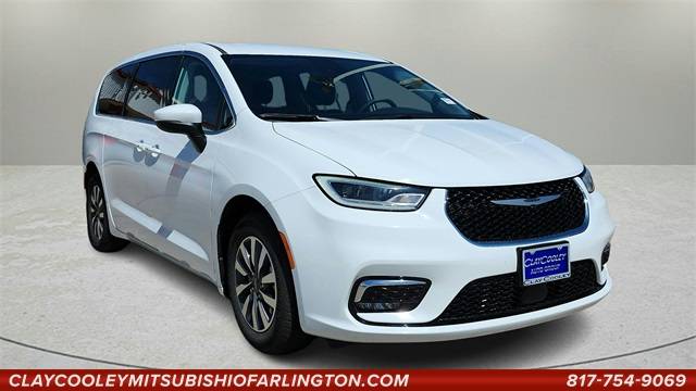 2023 Chrysler Pacifica Hybrid Touring L — Minivan — 41,184 mi — Arlington, TX
