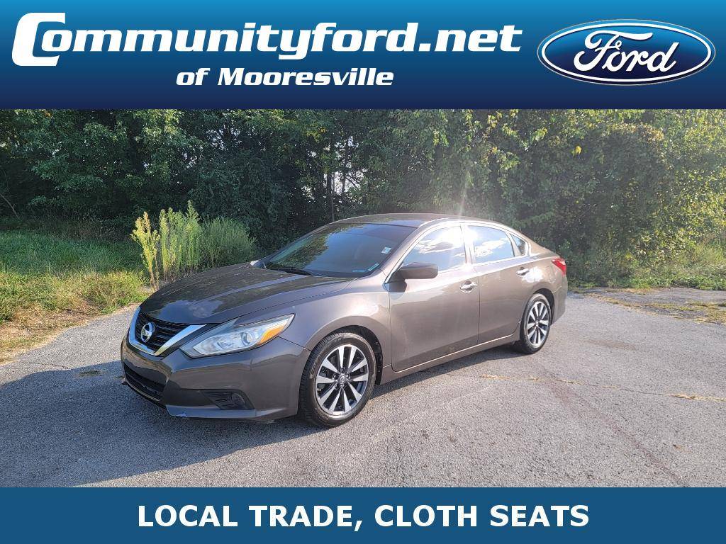 2017 Nissan Altima 2.5 SV — Sedan — 123,851 mi — Mooresville, IN