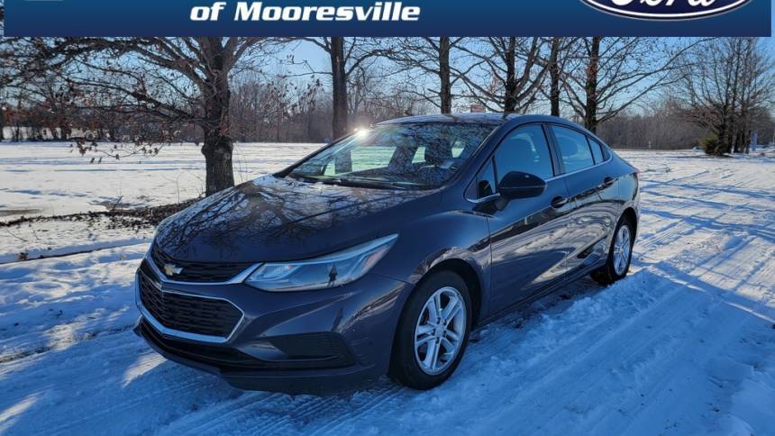 2017 Chevrolet Cruze LT — Sedan — 76,236 mi — Mooresville, IN