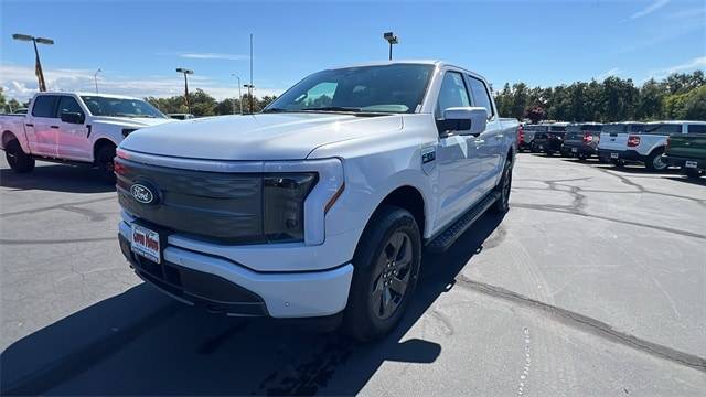 2025 Ford F-150 Lightning Lariat