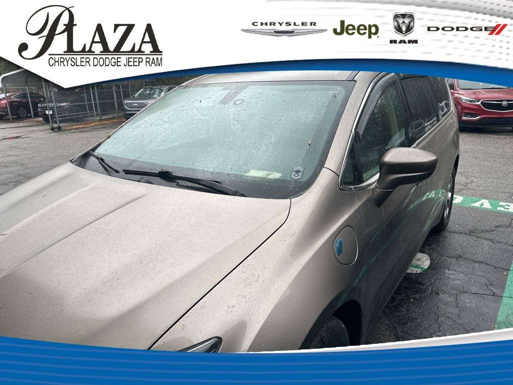 2017 Chrysler Pacifica Hybrid Premium — Minivan — 96,777 mi — Inverness, FL