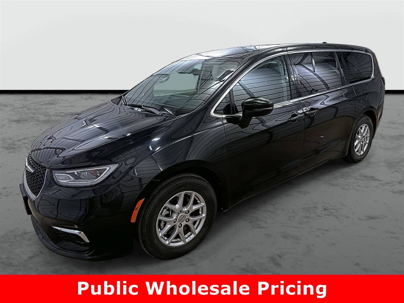 2023 Chrysler Pacifica Touring L — Minivan — 60,423 mi — Phoenix, AZ