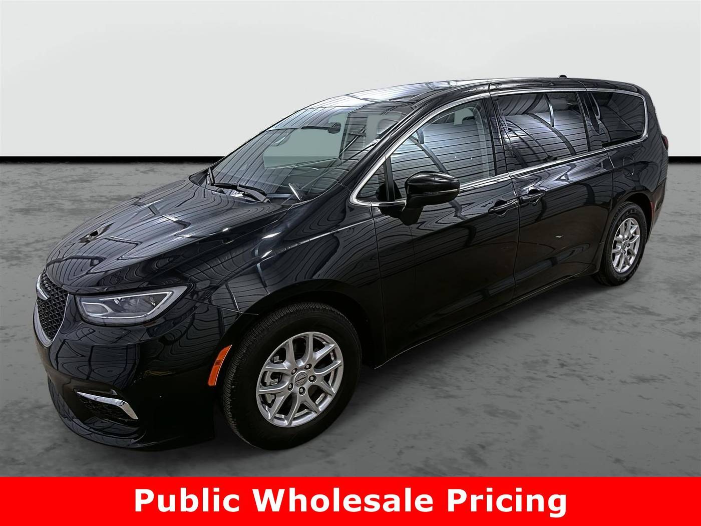 2023 Chrysler Pacifica Touring L — Minivan — 63,970 mi — Phoenix, AZ