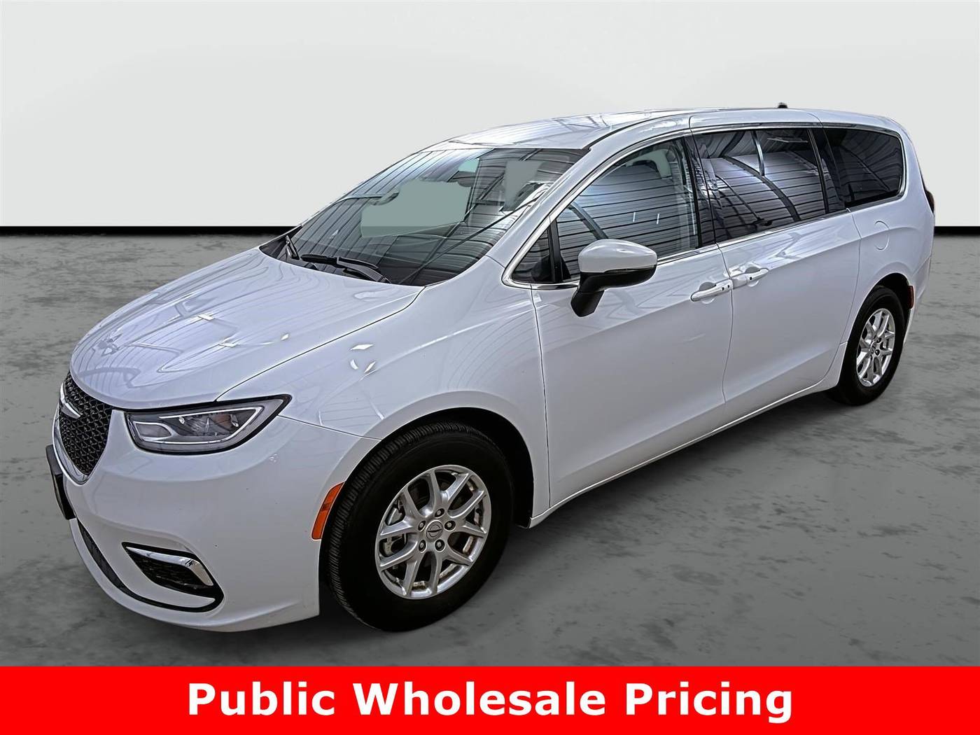 2023 Chrysler Pacifica Touring L — Minivan — 62,919 mi — Phoenix, AZ