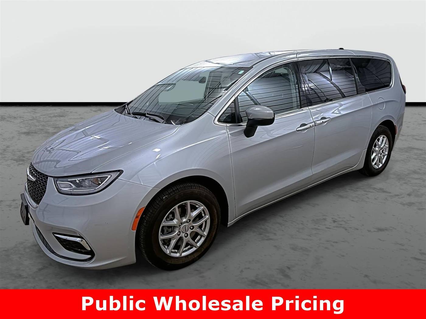 2023 Chrysler Pacifica Touring L — Minivan — 60,540 mi — Phoenix, AZ