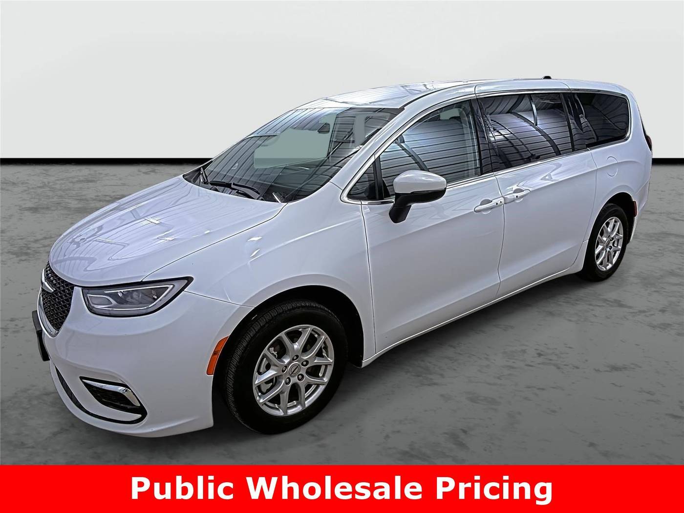 2023 Chrysler Pacifica Touring L — Minivan — 62,894 mi — Phoenix, AZ