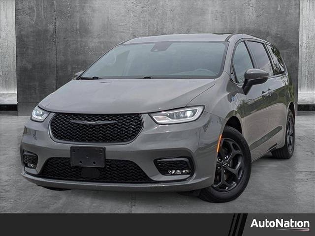 2023 Chrysler Pacifica Hybrid Touring L — Minivan — 21,495 mi — St. Peters, MO
