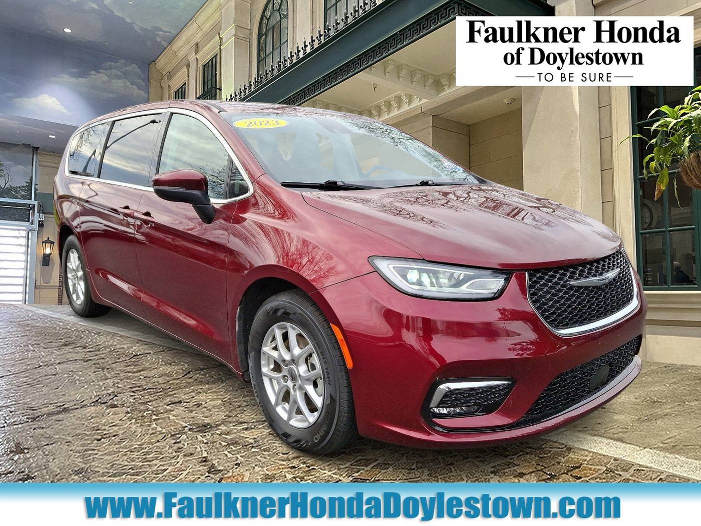 2023 Chrysler Pacifica Touring L — Minivan — 65,714 mi — Doylestown, PA