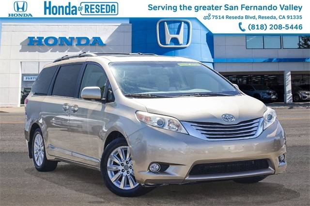 2012 Toyota Sienna Base — Minivan — 87,590 mi — Reseda, CA
