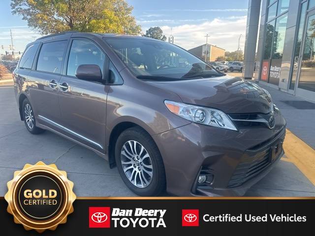 2019 Toyota Sienna L — Minivan — 62,459 mi — Cedar Falls, IA