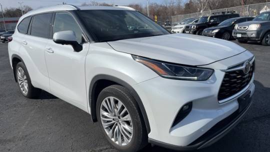 2024 Toyota Highlander Platinum — SUV — 20,015 mi — Cedar Falls, IA