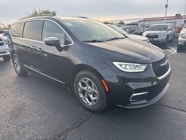 2023 Chrysler Pacifica Limited — Minivan — 55,699 mi — Cedar Falls, IA