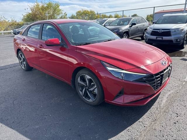 2023 Hyundai Elantra SEL — Sedan — 31,722 mi — Cedar Falls, IA