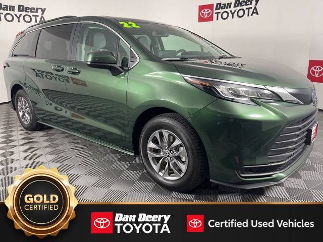 2022 Toyota Sienna LE — Minivan — 46,271 mi — Cedar Falls, IA