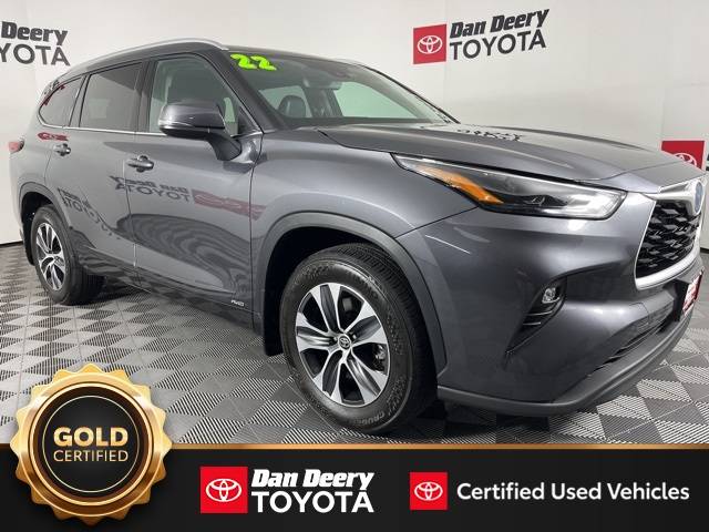 2022 Toyota Highlander Hybrid XLE — SUV — 48,826 mi — Cedar Falls, IA