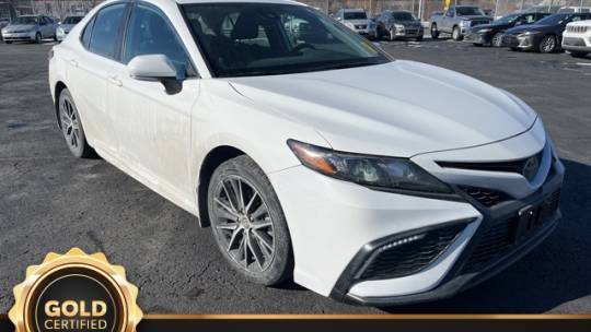 2022 Toyota Camry SE — Sedan — 31,458 mi — Cedar Falls, IA