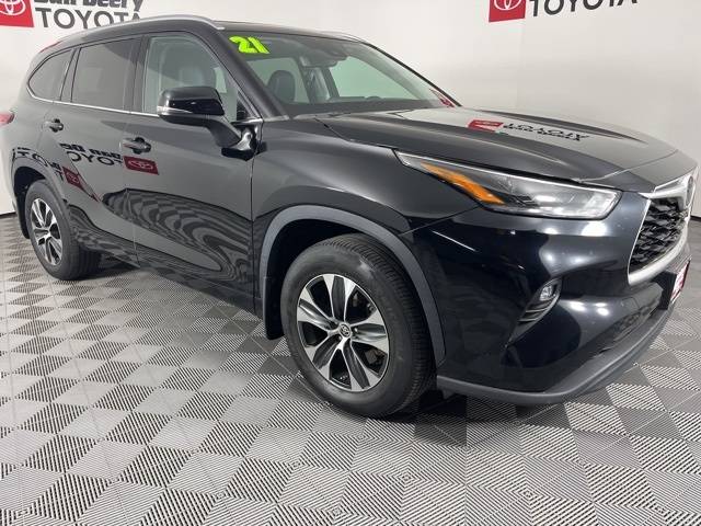2021 Toyota Highlander XLE — SUV — 38,779 mi — Cedar Falls, IA