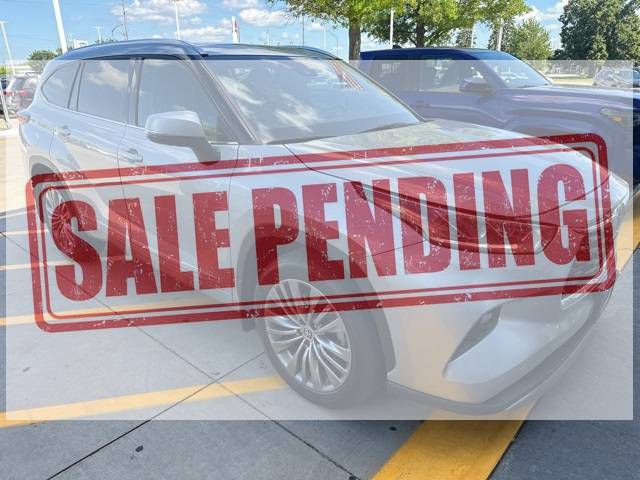 2022 Toyota Highlander Platinum — SUV — 35,998 mi — Cedar Falls, IA