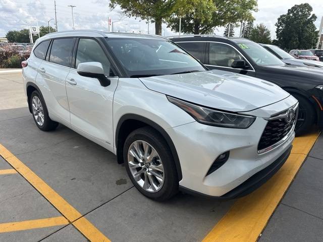 2023 Toyota Highlander Hybrid Limited — SUV — 22,356 mi — Cedar Falls, IA