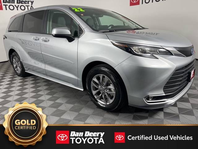 2022 Toyota Sienna XLE — Minivan — 42,225 mi — Cedar Falls, IA