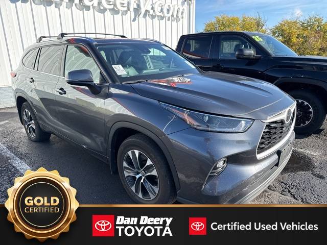 2021 Toyota Highlander XLE — SUV — 70,792 mi — Cedar Falls, IA