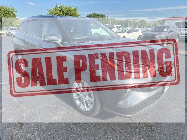 2023 Toyota Highlander Limited — SUV — 21,566 mi — Cedar Falls, IA