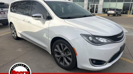 2018 Chrysler Pacifica Limited — Minivan — 98,987 mi — Cedar Falls, IA
