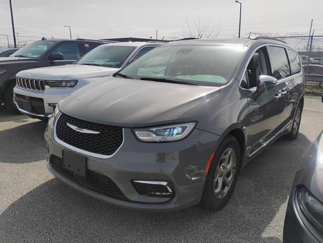 2022 Chrysler Pacifica Limited — Minivan — 63,167 mi — Mattoon, IL