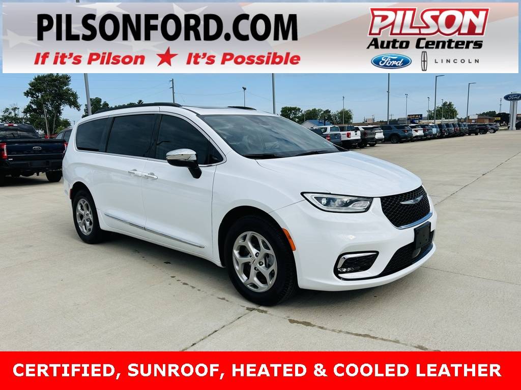 2023 Chrysler Pacifica Limited — Minivan — 9,067 mi — Mattoon, IL