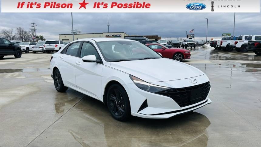 2022 Hyundai Elantra SEL — Sedan — 57,186 mi — Mattoon, IL