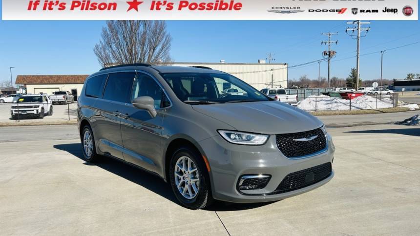 2022 Chrysler Pacifica Touring L — Minivan — 57,123 mi — Mattoon, IL