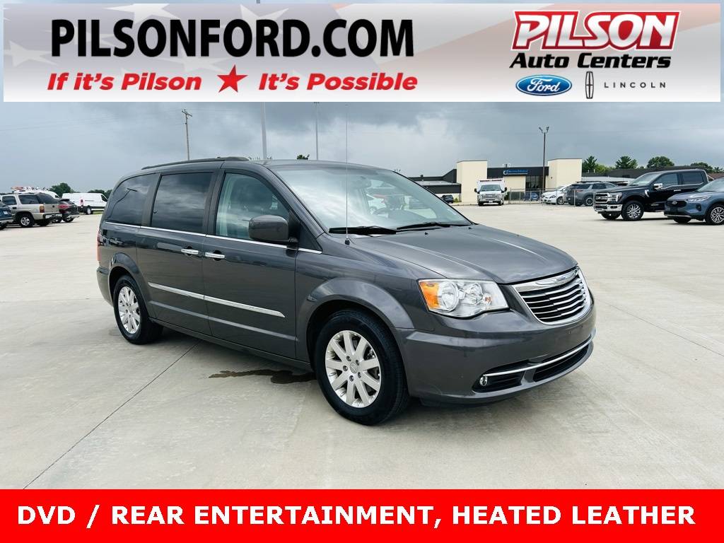 2016 Chrysler Town & Country Touring — Minivan — 157,722 mi — Mattoon, IL