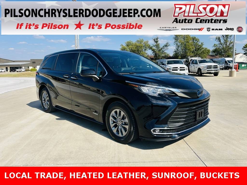 2021 Toyota Sienna XLE — Minivan — 71,066 mi — Mattoon, IL