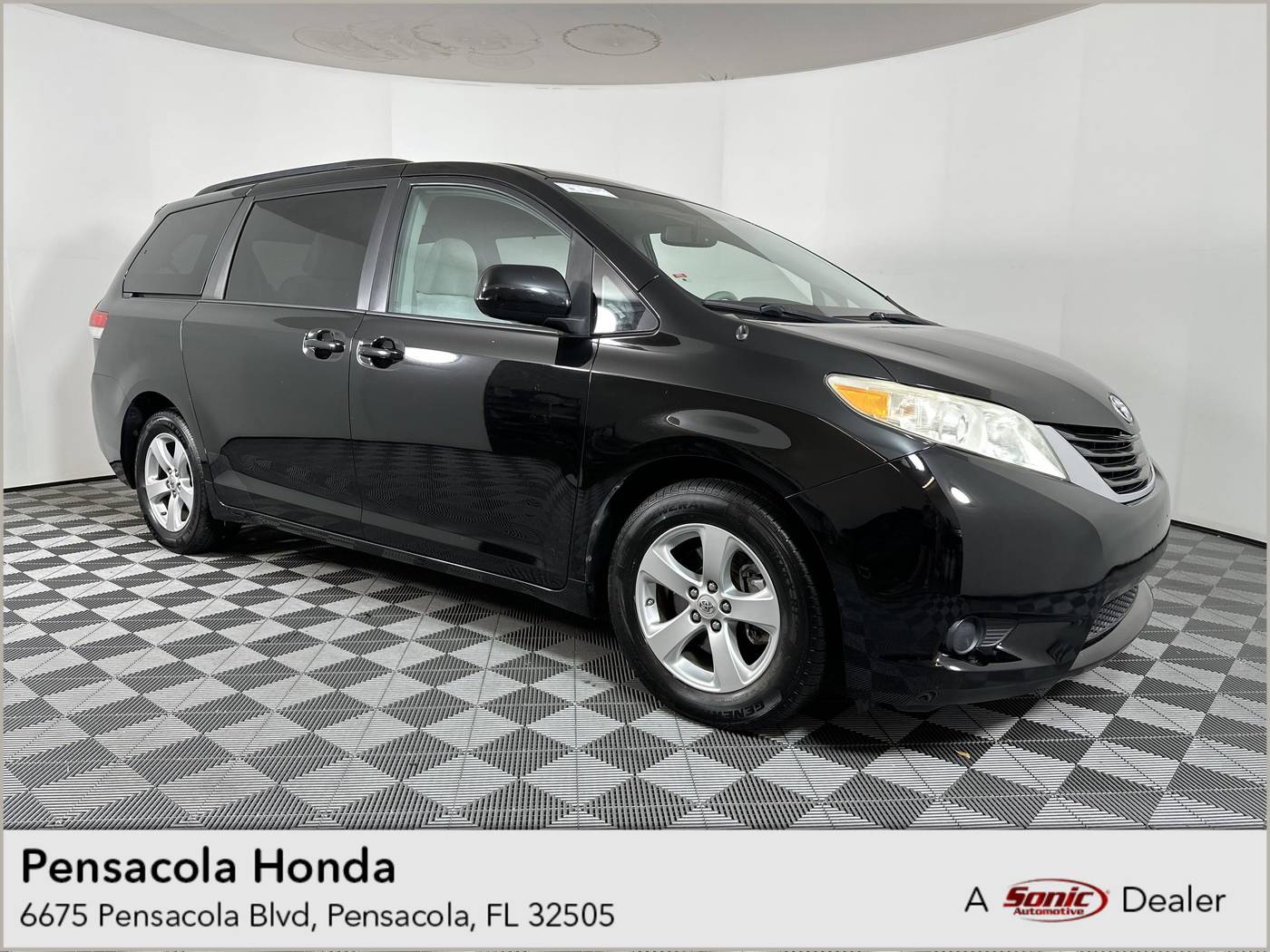 2012 Toyota Sienna LE — Minivan — 158,028 mi — Pensacola, FL