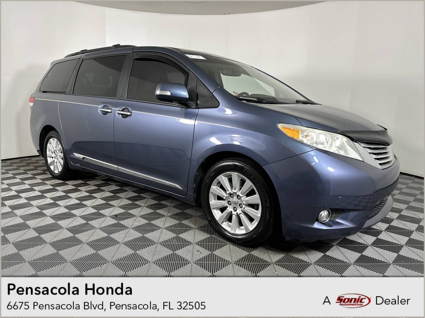 2014 Toyota Sienna XLE — Minivan — 136,909 mi — Pensacola, FL