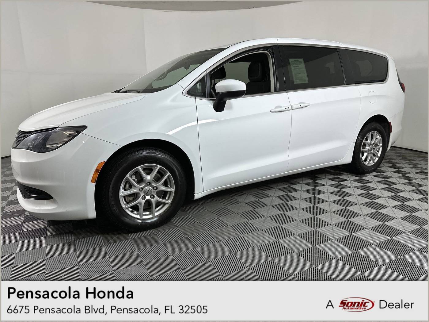 2023 Chrysler Voyager LX — Minivan — 60,915 mi — Pensacola, FL